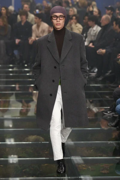 Look 9